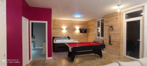 Maison cocooning salle de jeux jaccuzi